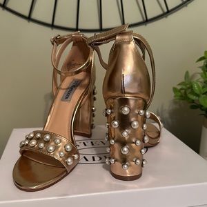 Rose gold pearl Steve Madden heels 💕